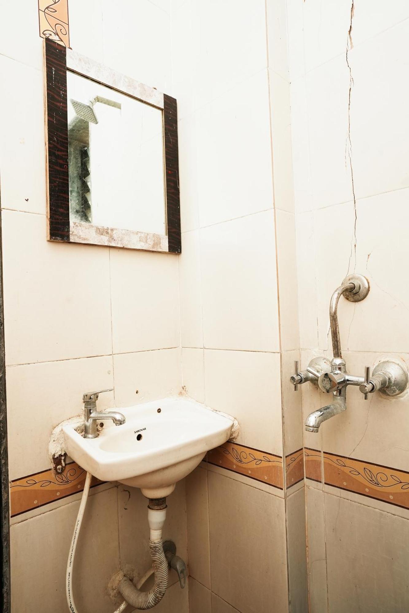Hotel Della Comfort Near Ambreshwar Shiv Mandir, Ambernath Amarnāth المظهر الخارجي الصورة